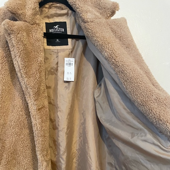 NEW WITH TAGS | Teddy coat - Picture 5 of 7